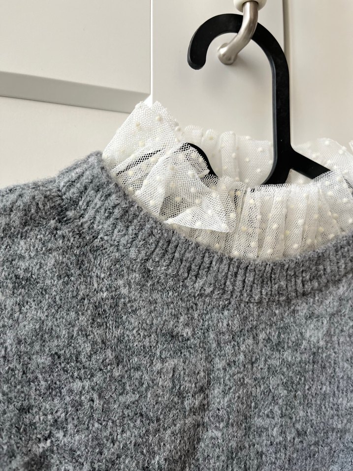 Gri Boğazı Tül Detaylı Triko Kadın Kazak - Görsel 2