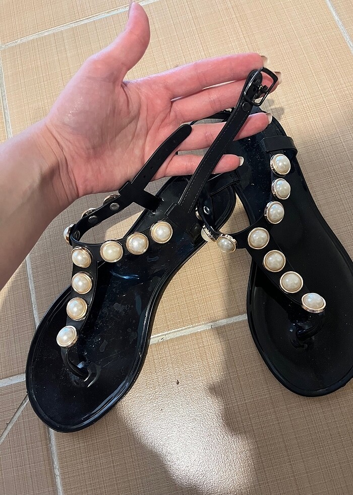 İnci detaylı siyah şık sandalet 
 - Görsel 3