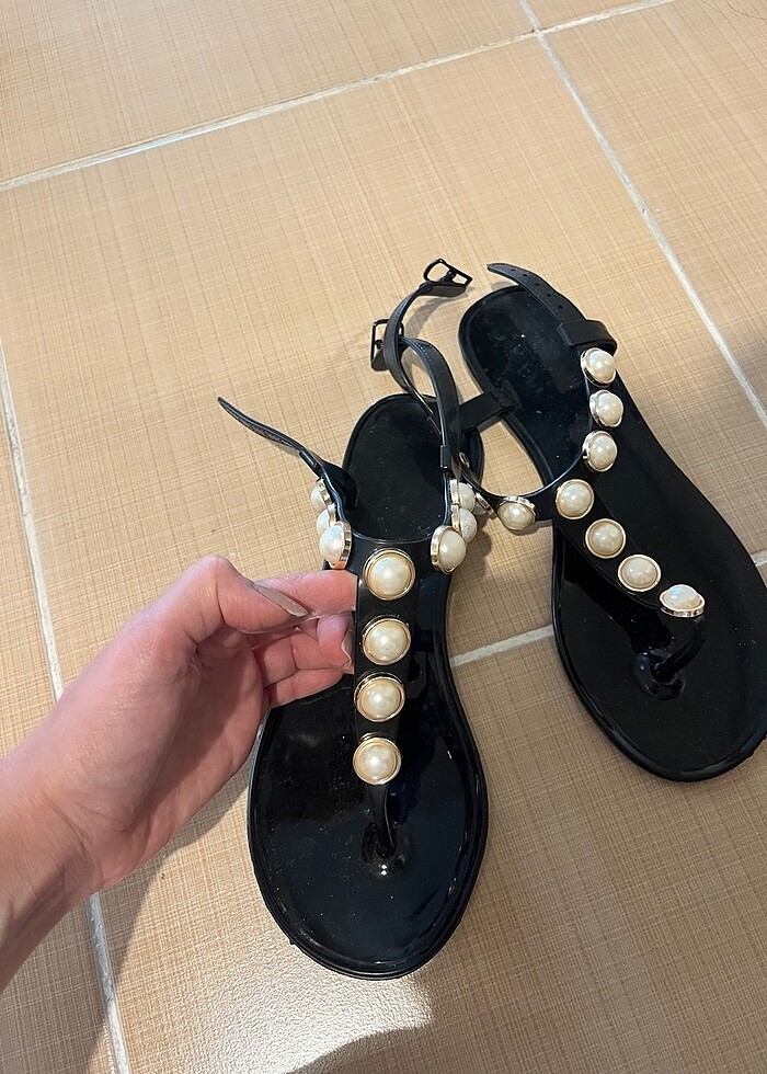 İnci detaylı siyah şık sandalet 
 - Görsel 4