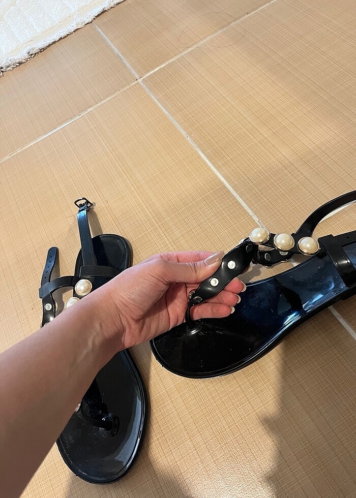 İnci detaylı siyah şık sandalet 
 - Görsel 5