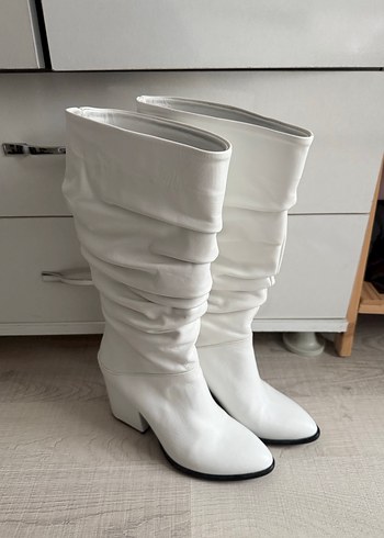 Beyaz Kadın Dizüstü Deri Çizme Pilili - Görsel 4