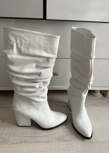 Beyaz Kadın Dizüstü Deri Çizme Pilili - Görsel 2