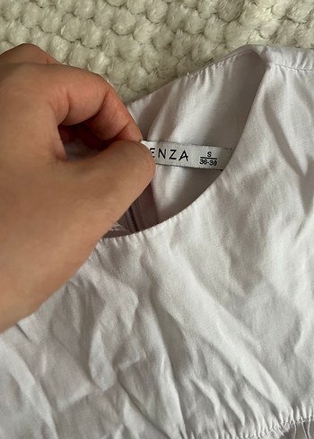 Beyaz Keten Fırfırlı Bluzu - Görsel 4