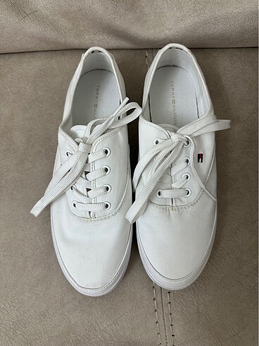 Tommy Hilfiger beyaz sneaker