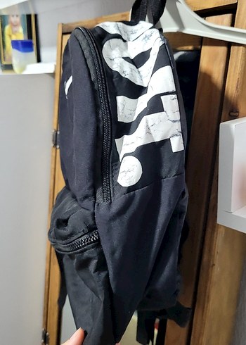 Sırt Çantası - Görsel 4