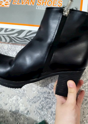 Siyah Deri Kadın Topuklu bot - Görsel 5