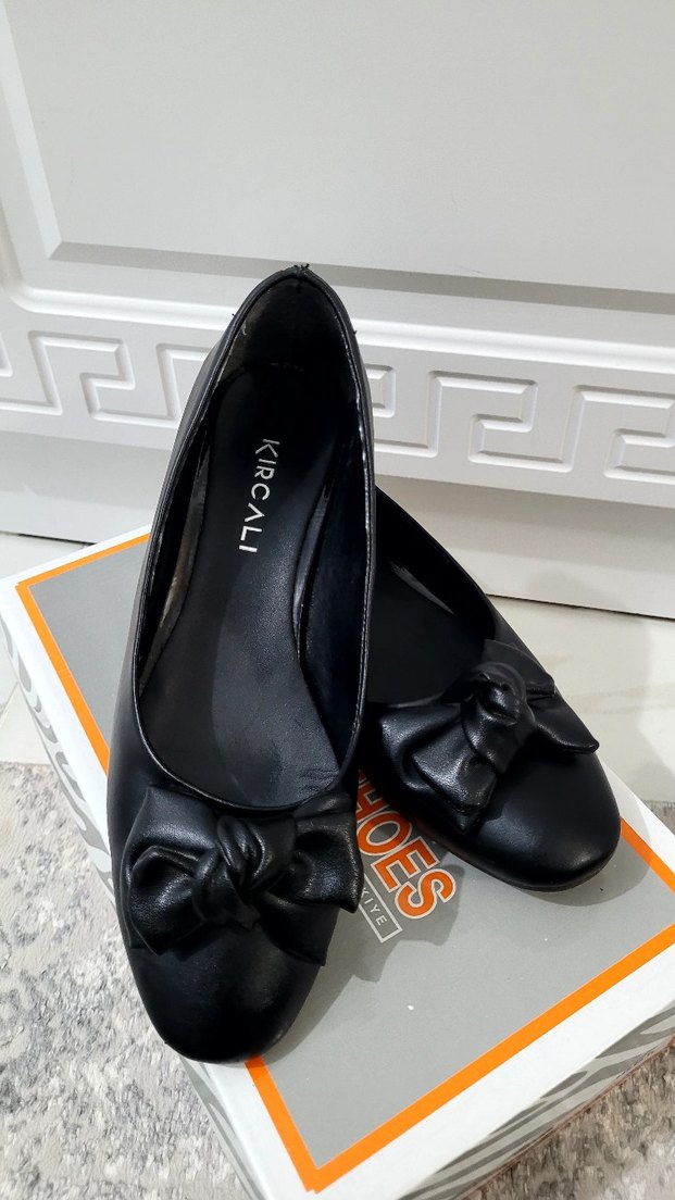 Siyah Kısa Topuklu Fiyonk Detaylı Kadın Babet - Görsel 5