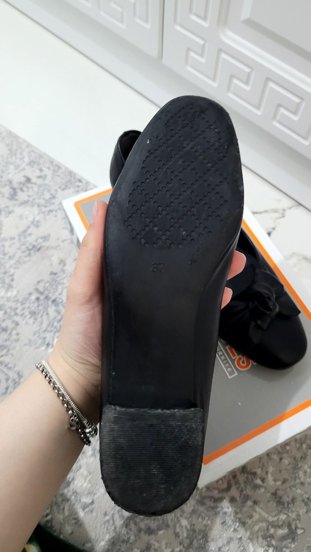 Siyah Kısa Topuklu Fiyonk Detaylı Kadın Babet - Görsel 3