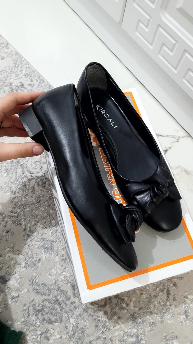 Siyah Kısa Topuklu Fiyonk Detaylı Kadın Babet - Görsel 2