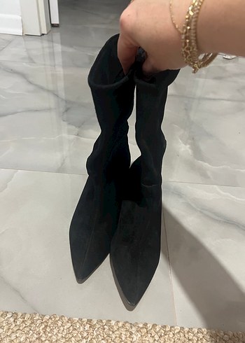 Siyah Süet Stiletto Topuklu Kadın Bot - Görsel 2