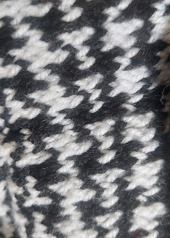 Siyah Beyaz Örgü Ponponlu Kadın Bere - Görsel 3