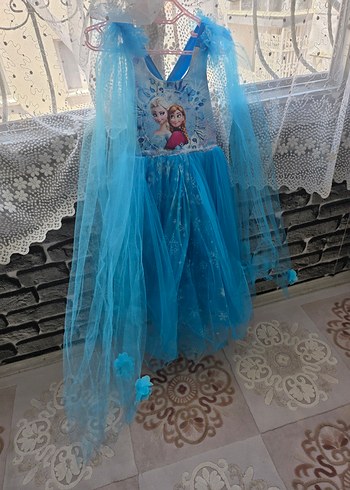 Diğer Elsa kostümü doğum günü