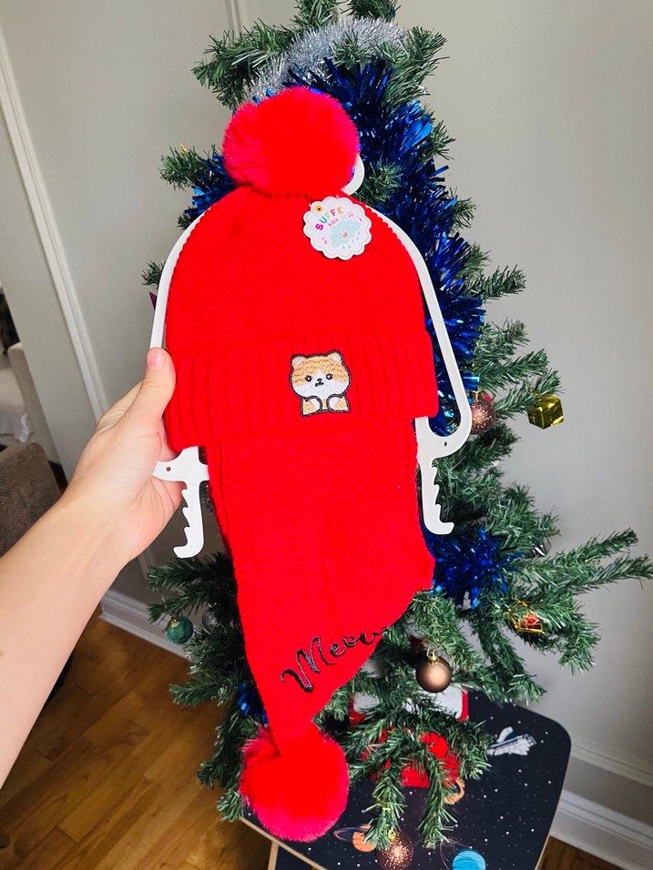 Beyaz ve Gri Nakışlı Örgü Bere ve Atkı Seti - Görsel 3