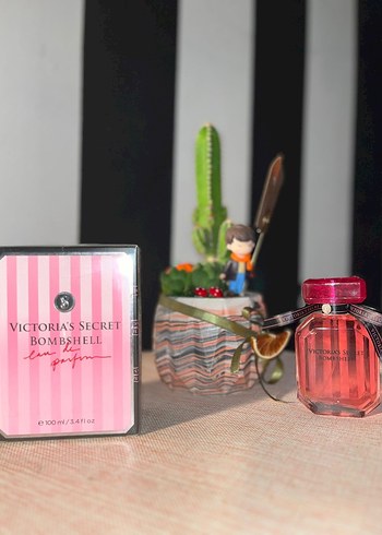 Victoria's Secret Bombshell Kadın Parfümü 100 ml