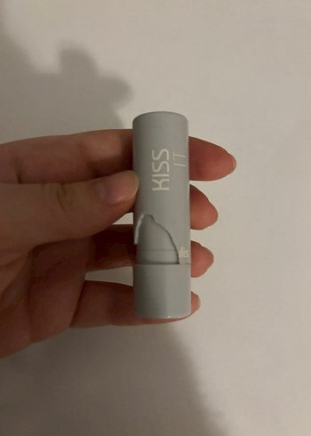 Bej Renkli Kiss It Ruj - Görsel 3