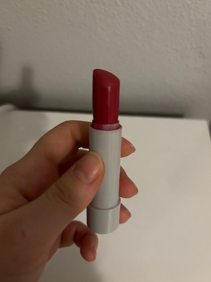 Bej Renkli Kiss It Ruj - Görsel 5