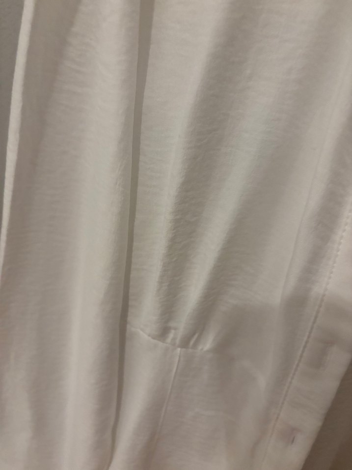 Trendyol Düğmeli Beyaz V Yaka Kadın Gömlek - Görsel 5