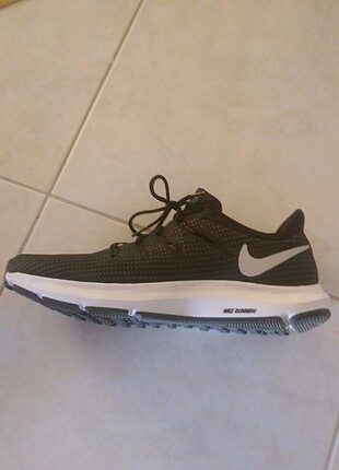 Nike Quest Koşu Ayakkabisi 