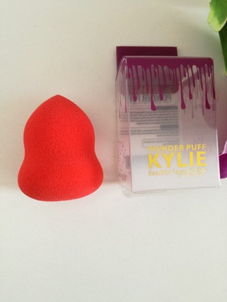 Kylie Cosmetics Kylie puff sünger