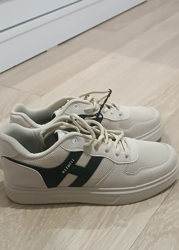 Beyaz Bağcıklı Spor Kadın Sneakers