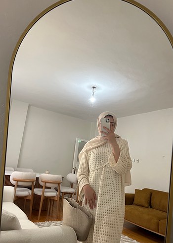 38 Beden Krem Ajurlu elbise