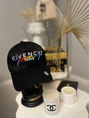 Givenchy Şapka