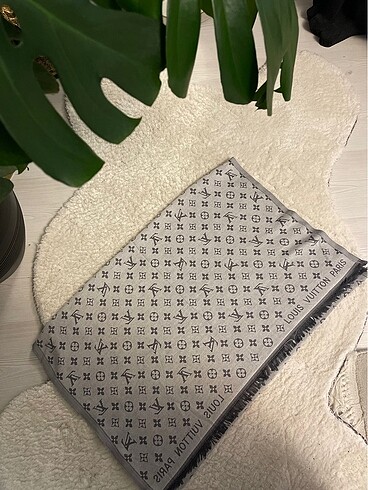 Louis Vuitton şal