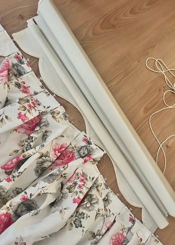 Gri Beyaz Çiçek Desenli Perde Seti - Görsel 2