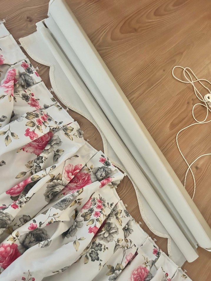 Gri Beyaz Çiçek Desenli Perde Seti - Görsel 2