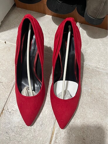 Bershka Süet Kırmızı Topuklu Ayakkabı