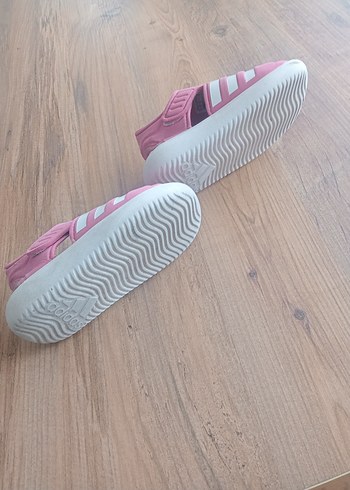 25 Beden Adidas Pembe Kız Çocuk Cırt Cırtlı Terlik