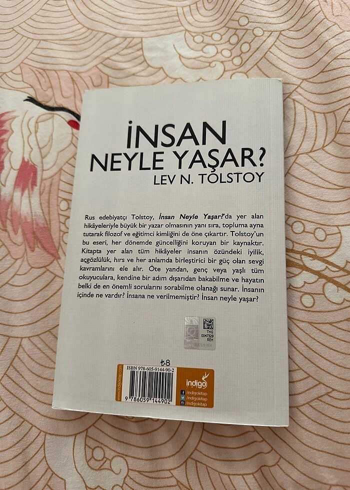 İnsan neyle yaşar? Kitabı - Görsel 2