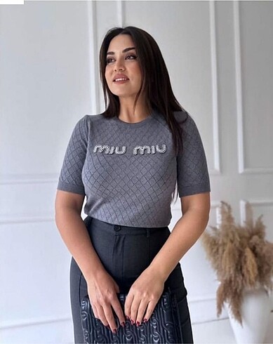 Marka muadili kısa kollu triko