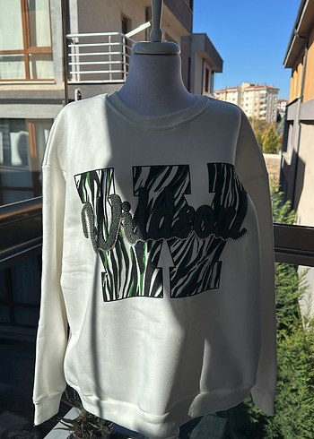 Nakışlı Üç İplik Sweat M Beden