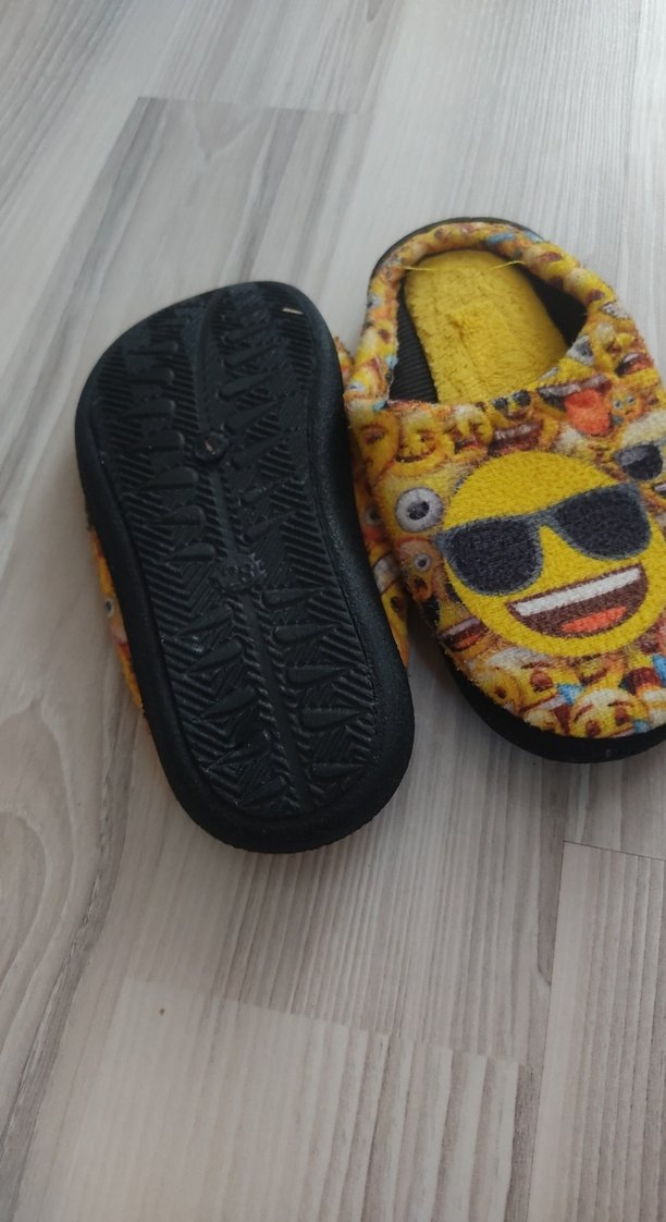 Erkek Çocuk Sarı Emojili Sıcak Ev Terliği - Görsel 2