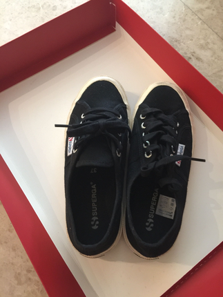 37 Beden Superga ayakkabı