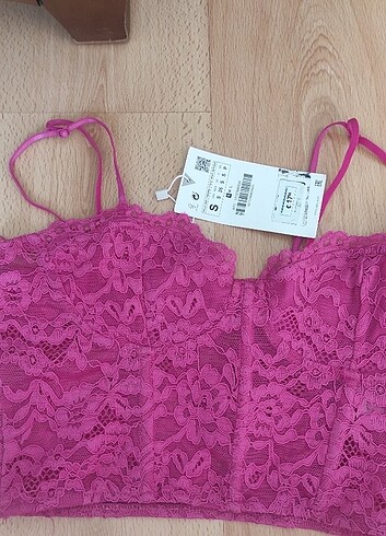 Zara büstiyer