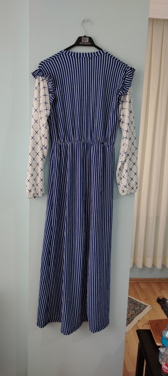 Mavi Çizgili Uzun Kadın Elbise - Görsel 2