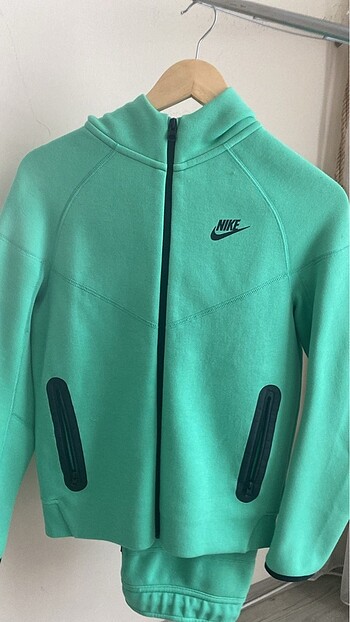 Orijinal Nike tech erkek çocuk L beden