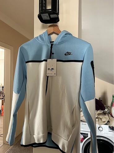 Nike tech