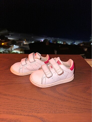 22 Beden Adidas stan smith kız çocuk