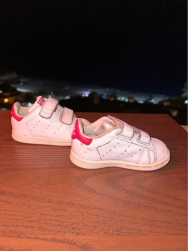 22 Beden beyaz Renk Adidas stan smith kız çocuk