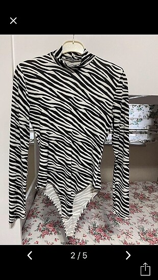 Zebra desen çıtçıtlı body
