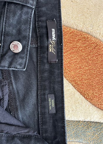 29 Beden lacivert Renk Mavi jeans pantolon deformesiz, sorunsuz