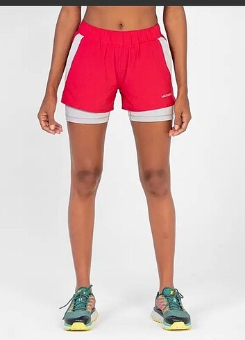 Merrell kadın spor şort. Nefes alabilir kumaş ile sıcak havalard
