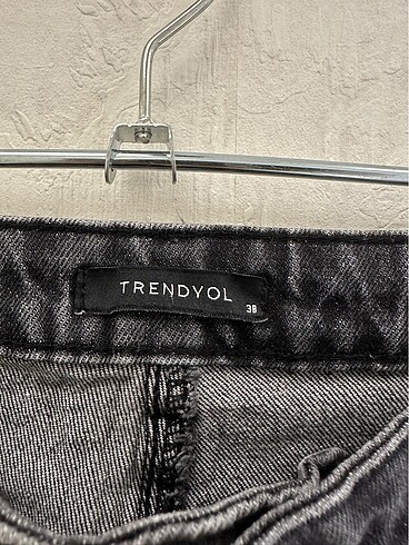 Trendyol & Milla siyah mom jean