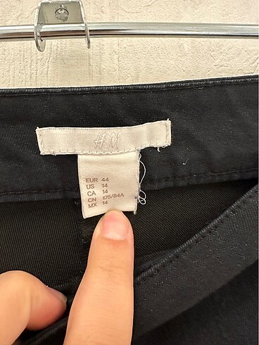 44 Beden siyah pantolon