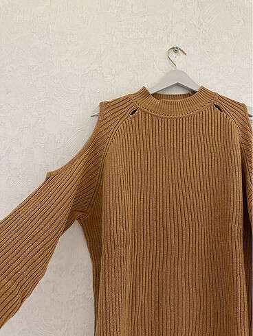 H&M omuzu açık kazak