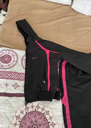 l Beden Fermuarlı, Kapüşonlu Siyah-Pembe Kadın Eşofman Takımı