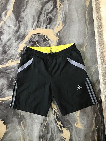 Adidas şort